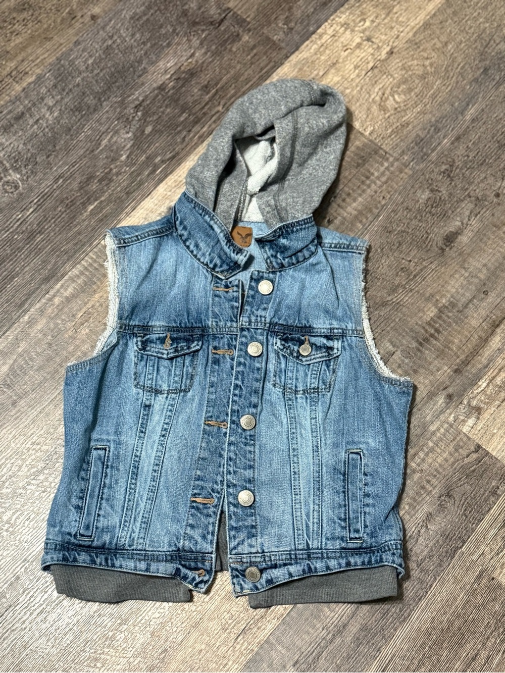 American Eagle hooded denim vest 🦅